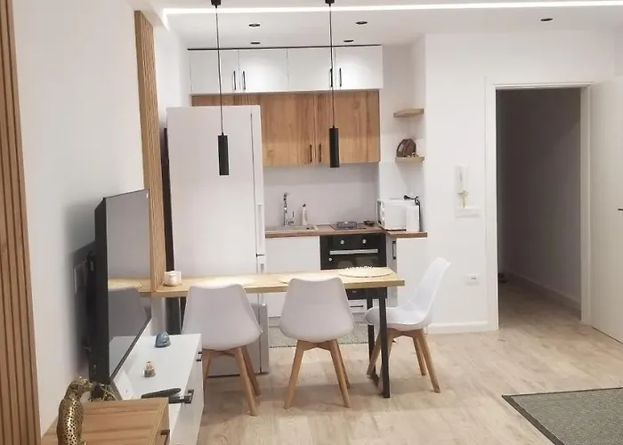 2a Near Blloku Area *